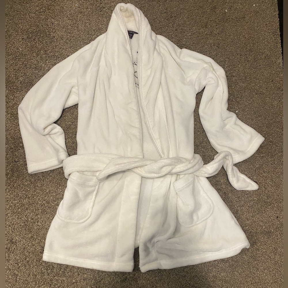 victoria secret robe - Picture 2 of 3